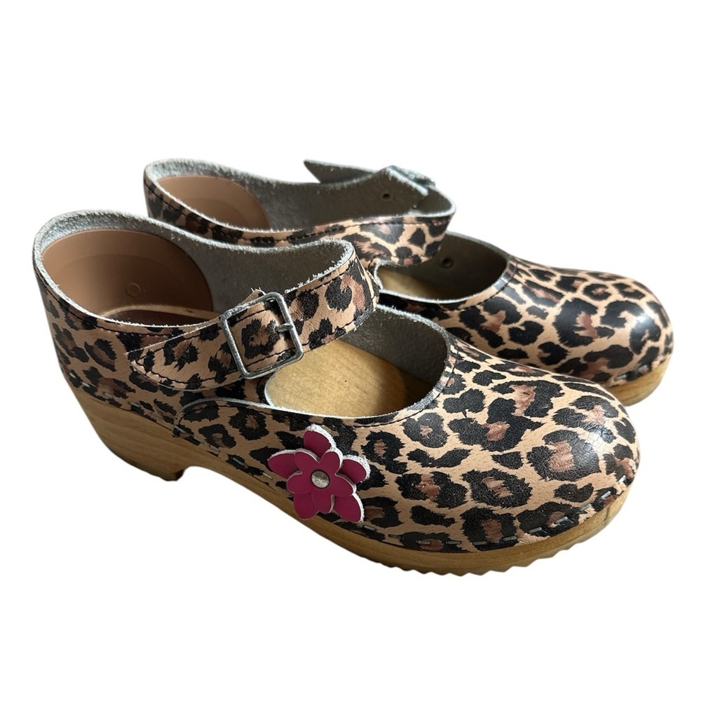 Leopard Print Women's Mules with Pink Flower Accent